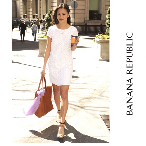 Banana Republic Dresses & Skirts - BANNA REPUBLIC Eyelet Dress